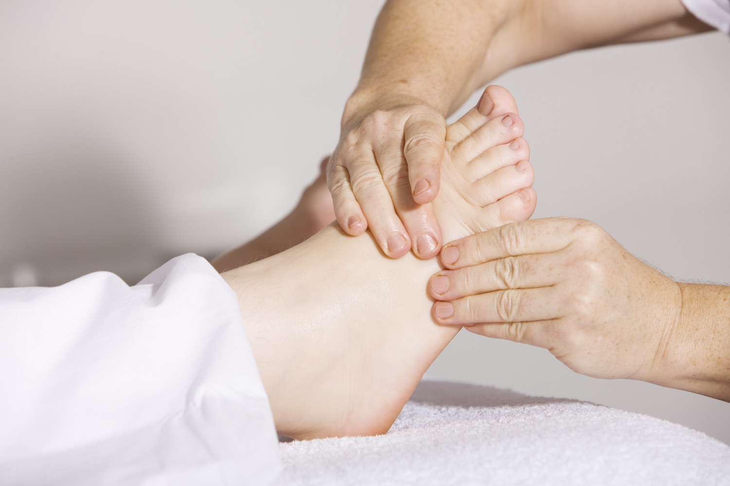 adult-alternative-medicine-care-356053